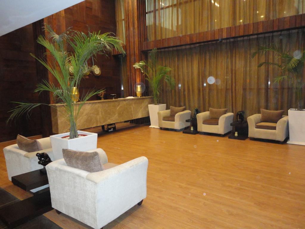 Corporate Regency Hotel New Delhi Buitenkant foto
