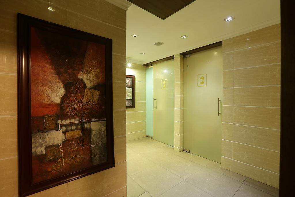 Corporate Regency Hotel New Delhi Buitenkant foto