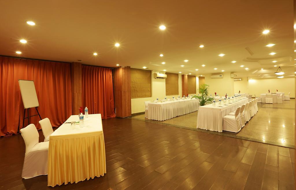 Corporate Regency Hotel New Delhi Buitenkant foto