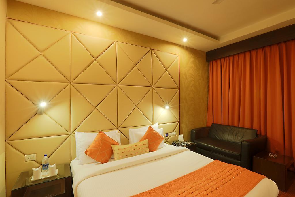 Corporate Regency Hotel New Delhi Buitenkant foto