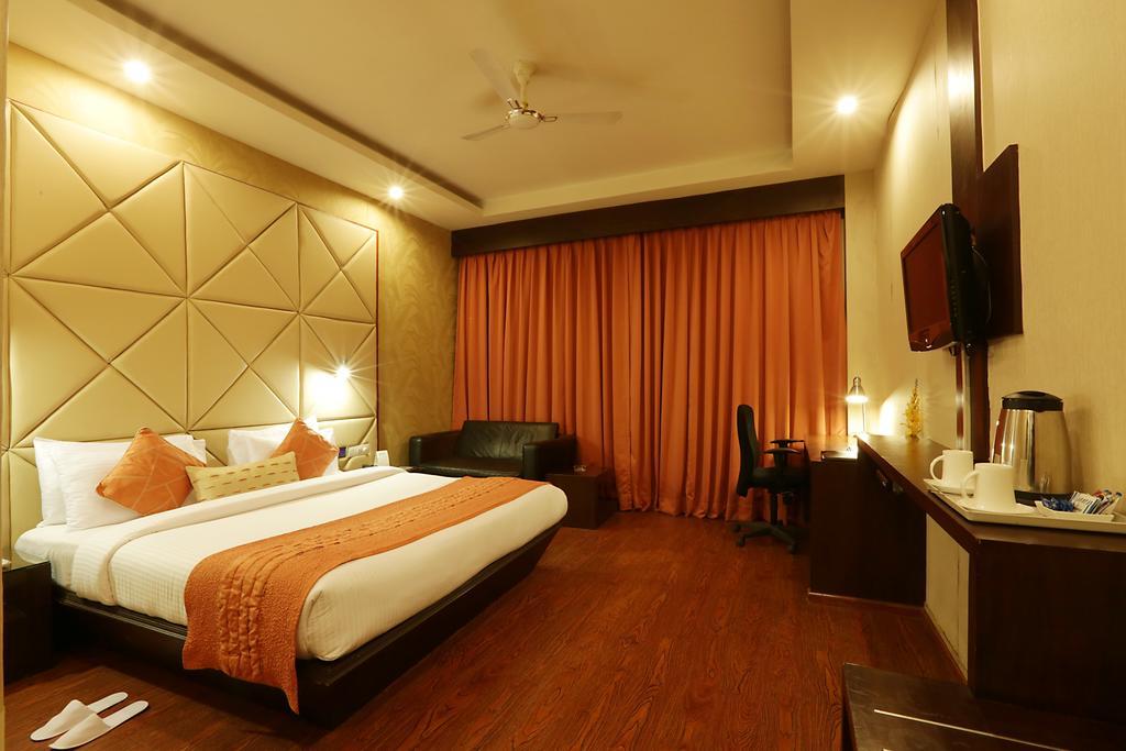 Corporate Regency Hotel New Delhi Buitenkant foto