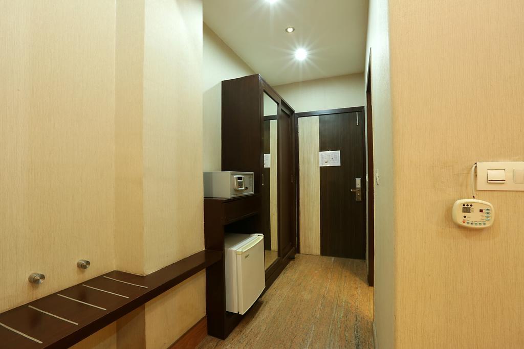 Corporate Regency Hotel New Delhi Buitenkant foto