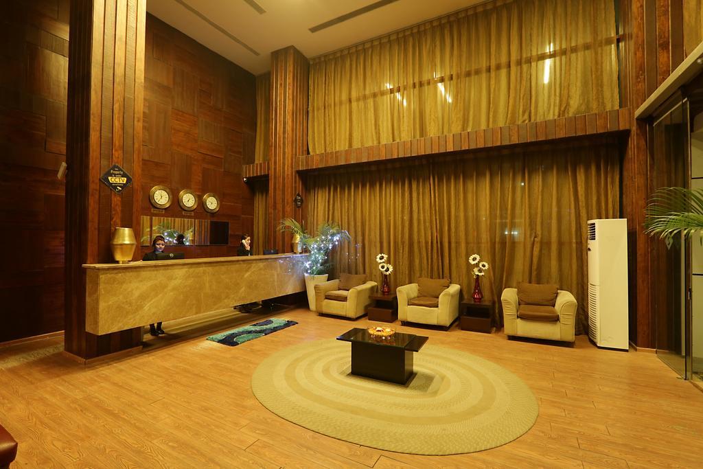 Corporate Regency Hotel New Delhi Buitenkant foto