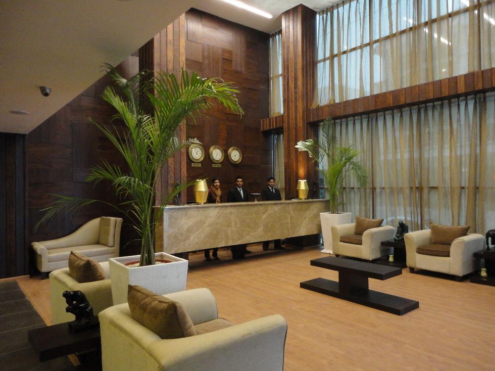 Corporate Regency Hotel New Delhi Buitenkant foto