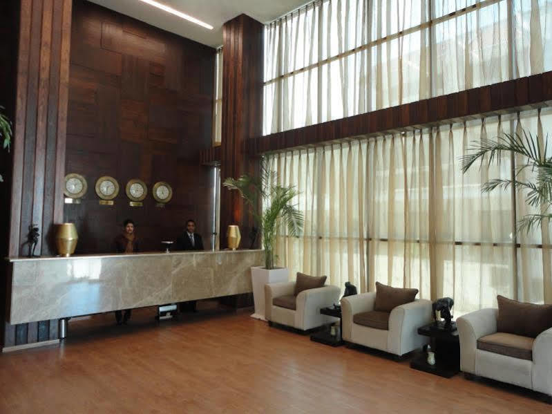 Corporate Regency Hotel New Delhi Buitenkant foto