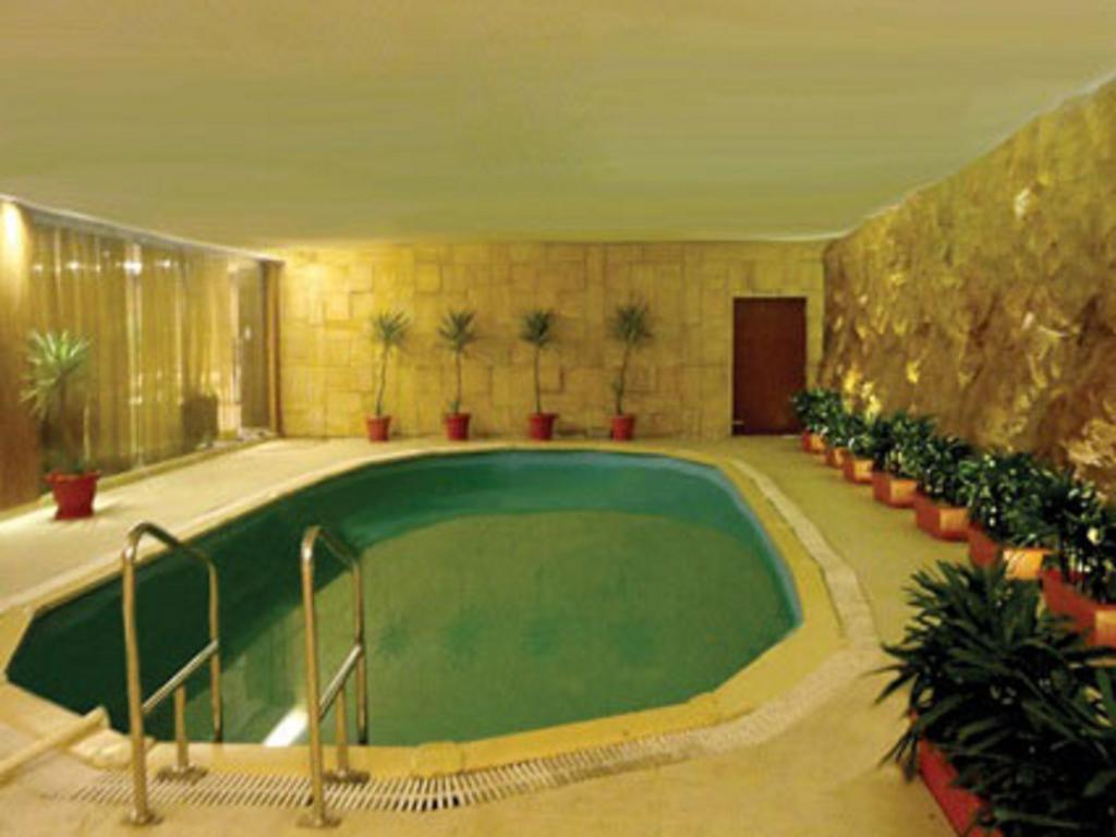Corporate Regency Hotel New Delhi Buitenkant foto