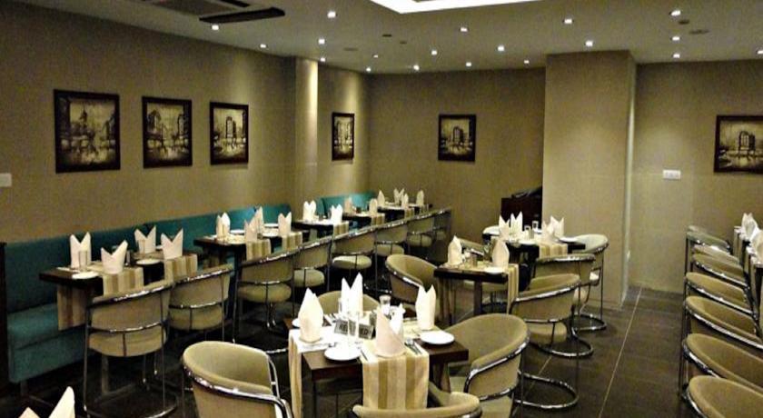 Corporate Regency Hotel New Delhi Buitenkant foto