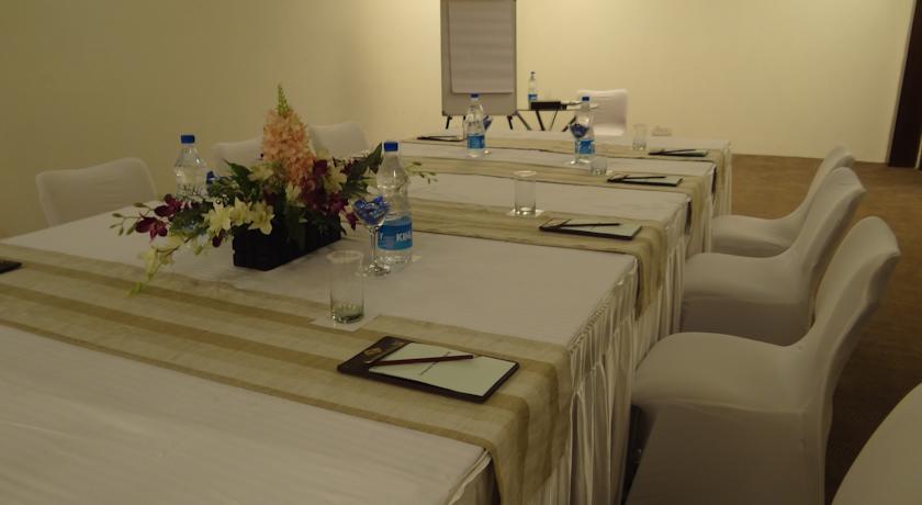 Corporate Regency Hotel New Delhi Buitenkant foto